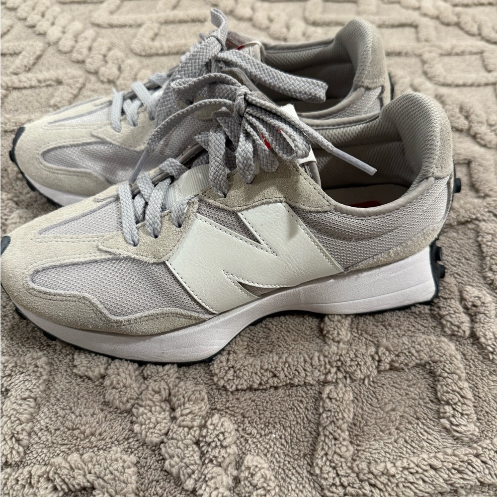 New Balance 327 Sneakers